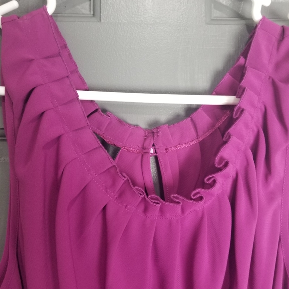 NWOT womens flowy top, neckline details sz L/XL - Picture 2 of 5